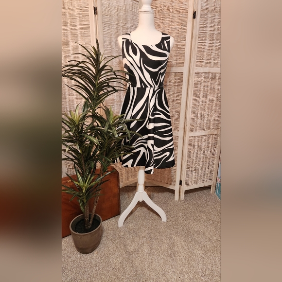 Dressbarn Zebra Print Dress - Picture 3 of 8